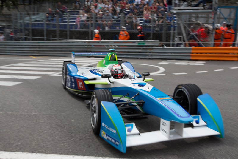 Illustration for article titled Green, White and Red - Jarno Trulli about Wine and Formula E